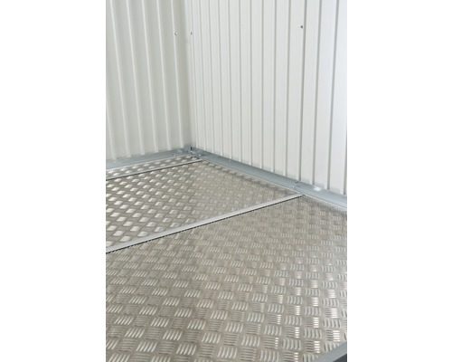 An aluminium floor plate in a metal garden house