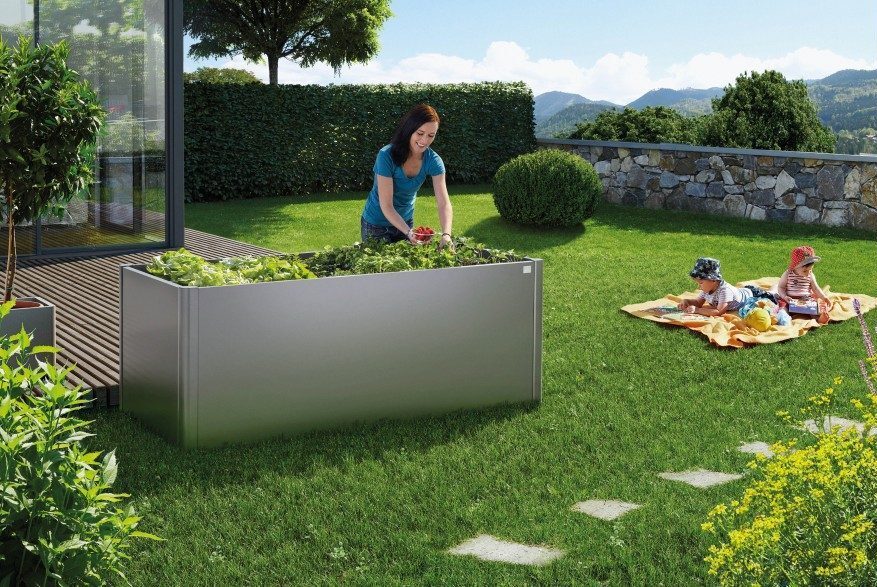 Hochbeete erleichtern den Anbau und maximieren die Ernte – aber erst das Biohort HochBeet perfektioniert das schönste Hobby der Welt mit intelligentem Design und praktischer Funktionalität. Raffinierte Details machen es zu einem Hingucker, der viel mehr zu bieten hat als nur Schönheit!