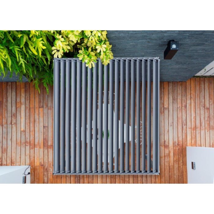 Pergola Premium aus Aluminium schwarz Softub Schweiz. Pavillon auf einer Terrasse mit Holzboden Ansicht von oben auf