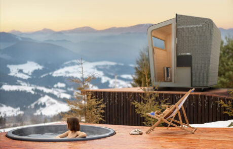 Strandkorbsauna Aussensauna runder Whirlpool Pool auf Dach
