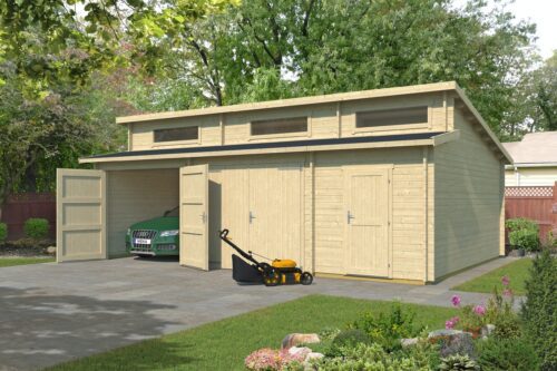 Eine naturbelassene Garage mit 3 Doppeltüren. Die Doppeltür ganz links steht offen und in der Garage steht ein grünes Auto. Vor der Garage steht ein Rasenmäher.