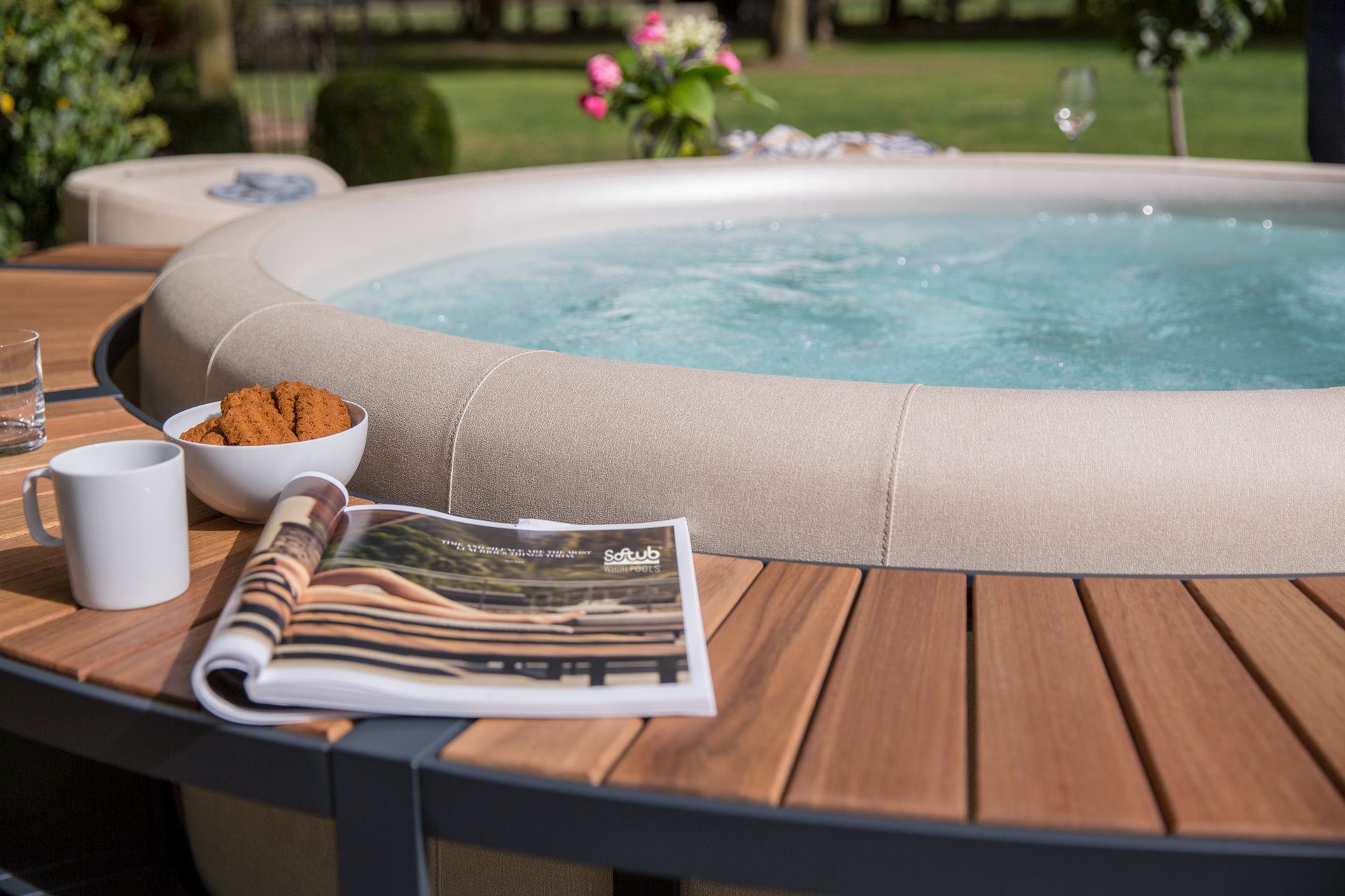 Softub Whirlpool Katalog bestellen Softub Whirlpool Katalog bestellen