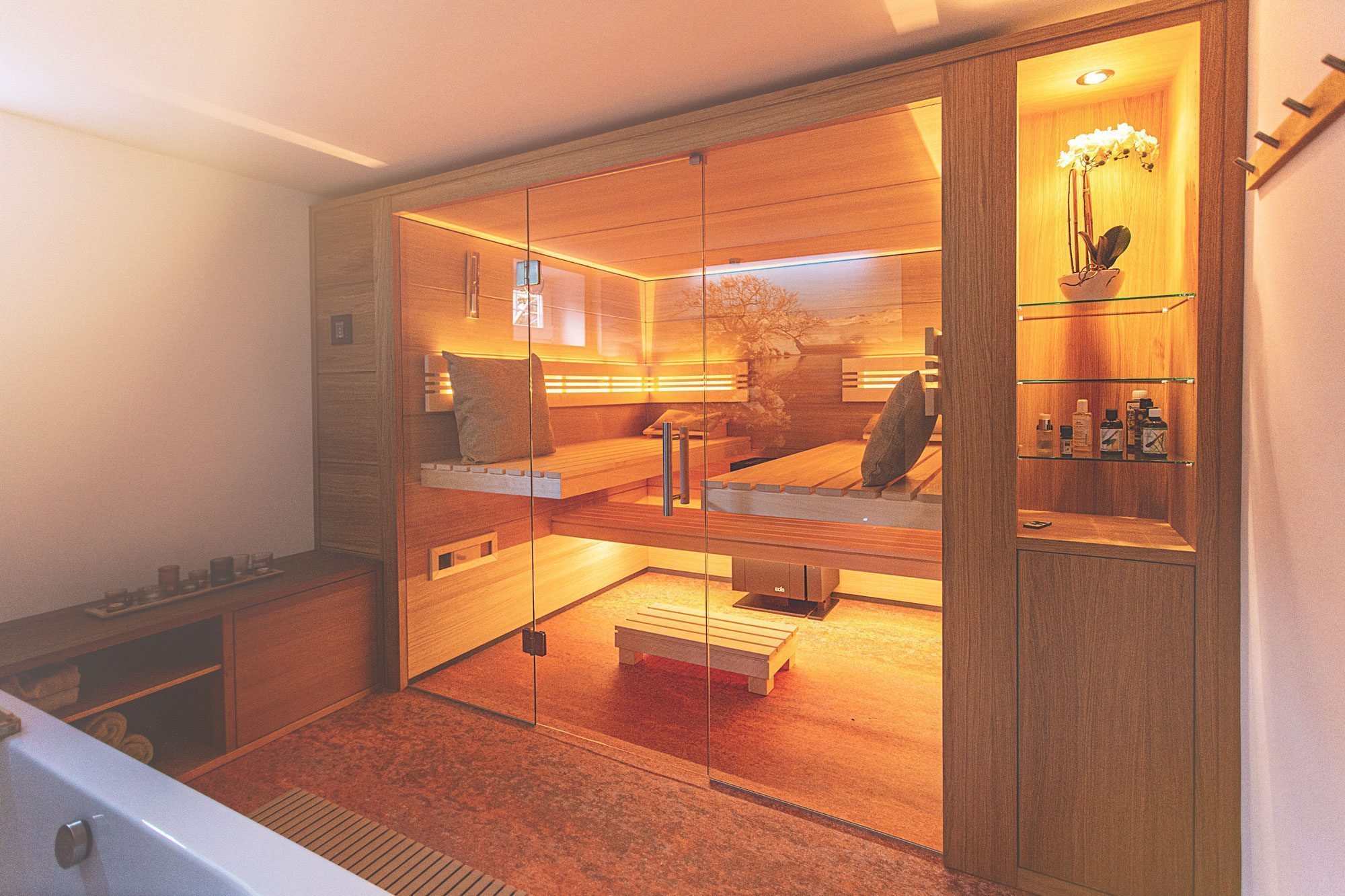 Waermegrad indoor sauna rendering planning sketch blank design line oven all glass front wood panels hemlok espe Softub Switzerland. Softub Switzerland AG. The most beautiful indoor saunas. The best indoor saunas. Beautiful indoor sauna. Modern indoor sauna. The best wooden saunas.